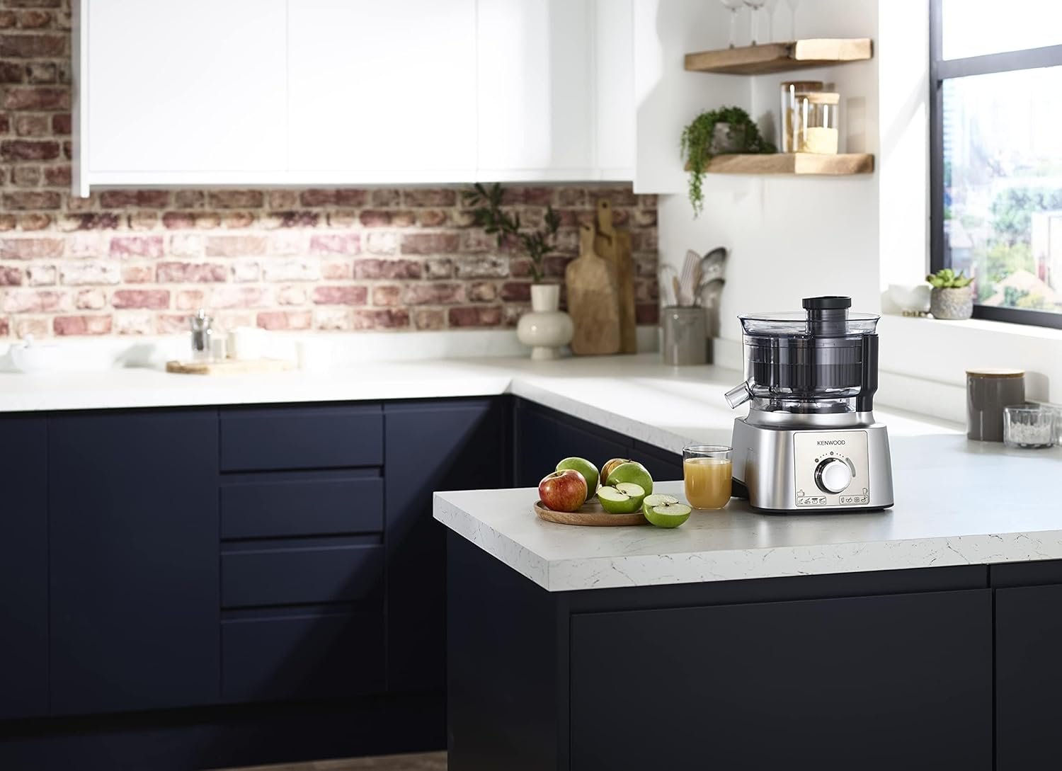 محضر طعام مالتي برو اكسبرس من كينوود وعاء سعة 3.0 لتر مع خدمة سريعة خلاط 1.2 خطاف عجين خفاقة 3 اقراص تقطيع وبشر مطحنة متعددة 1000 واط FDP65.880SI فضي - الصورة 3